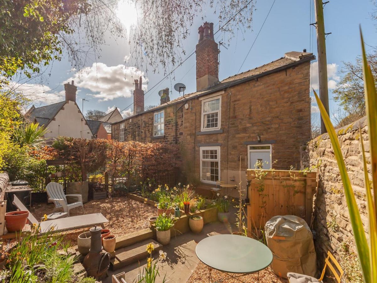 Pass The Keys Wonky Cottage With Amazing Garden Leeds  Exterior photo